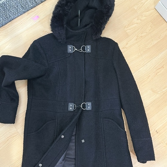 Winter coat with snap closer, faux fur hood - Picture 4 of 5